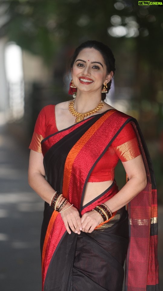 Shruti Marathe Instagram - @shrumarathe ❤️ @_thesilkera_ @diptimakeupartist