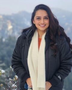 Shruti Marathe Instagram - 💓💓 #weather #snow #shoot #cold #shimla Pc @kettansingh