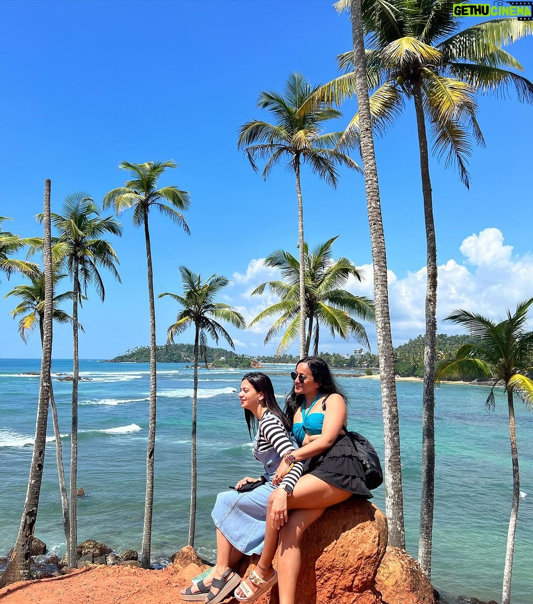 Shruti Sharma Instagram - πͺΌπͺΈπ
π¦¦π§ββοΈ Coconut Tree Hill - Mirissa
