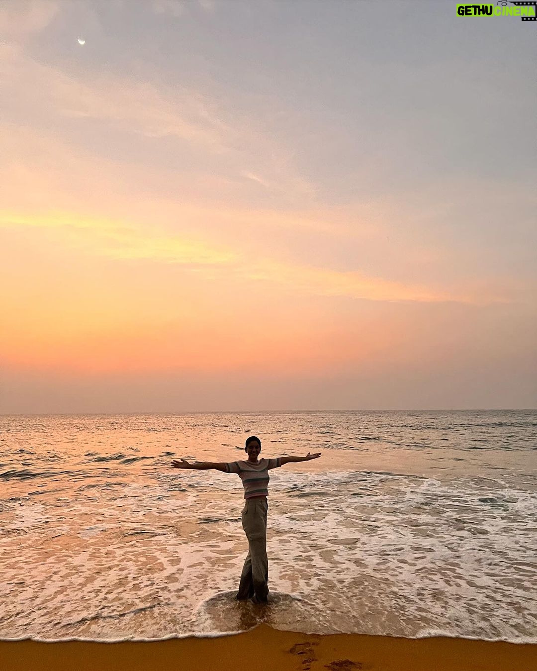 Shruti Sharma Instagram - Until I found her 🌈 📸 Niva 🌼 Mount Lavinia Beach