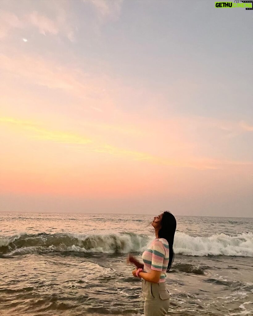Shruti Sharma Instagram - Until I found her 🌈 📸 Niva 🌼 Mount Lavinia Beach