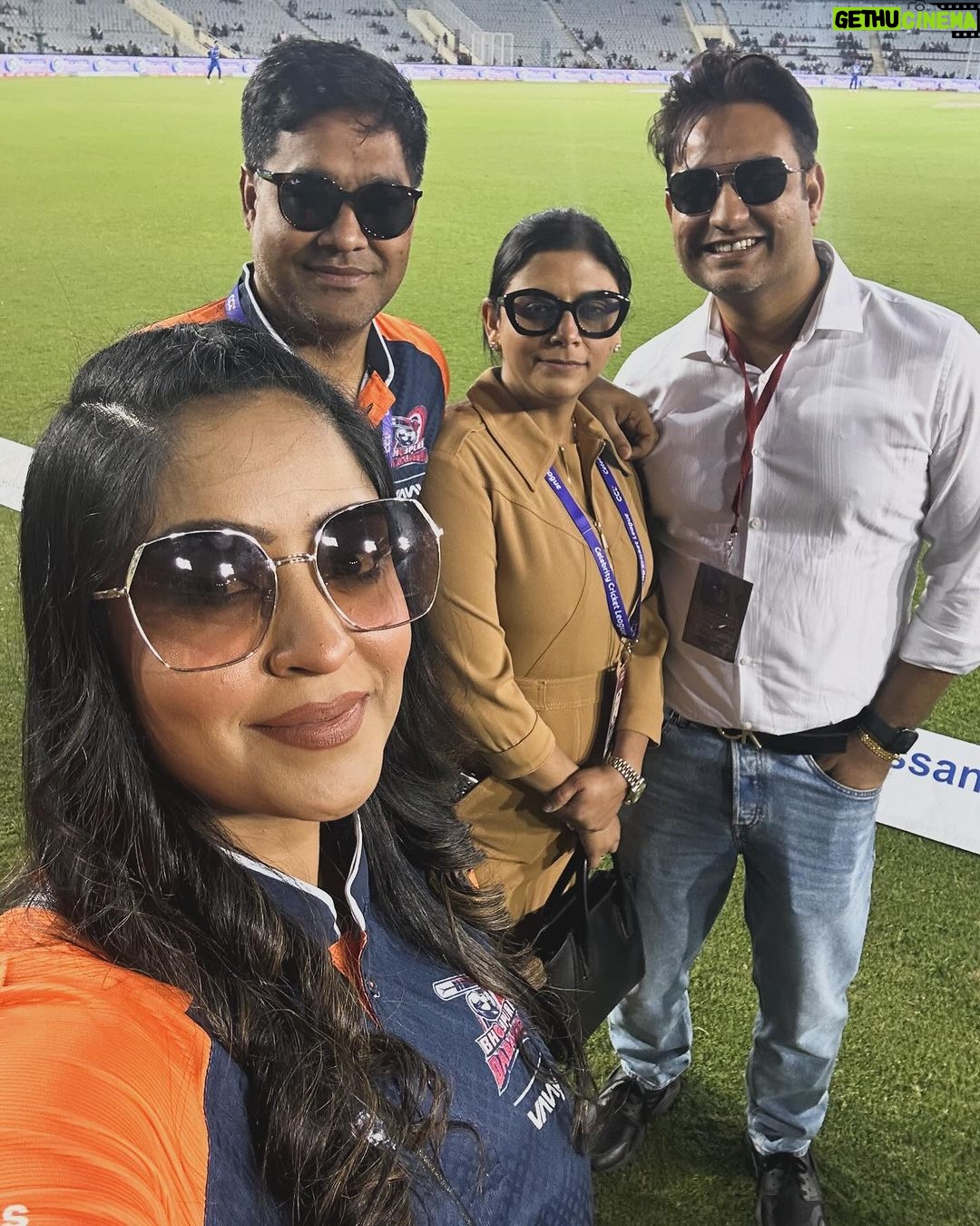 Shubhi Sharma Instagram - Good evening friends @cclt20 @bhojpuri_dabang_ccl