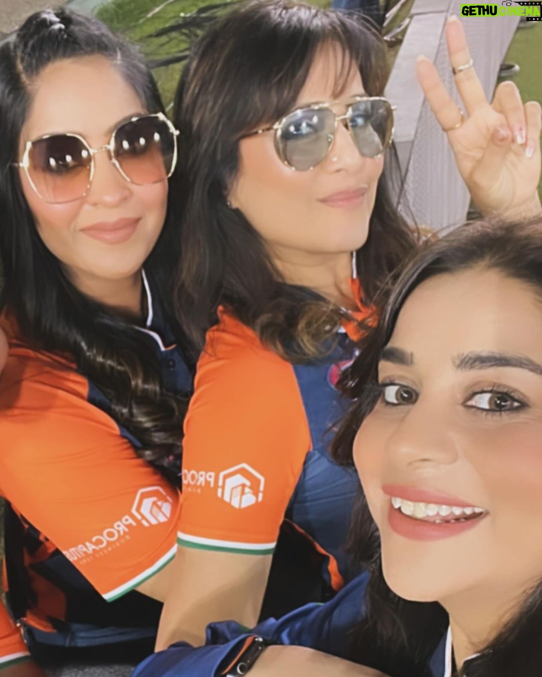 Shubhi Sharma Instagram - Good evening friends @cclt20 @bhojpuri_dabang_ccl