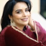 Shweta Menon Instagram - #ShwethaMenon Stylist: @tharunya_vk Mua: @mehendiladiessalonspa Wardrobe: @sajaasboutique Shots: @ashique_hisham Edits: @____anshad_ Dubai, United Arab Emirates