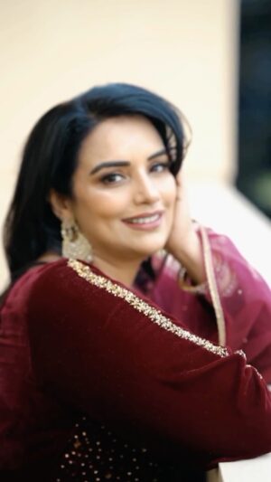Shweta Menon Instagram - #ShwethaMenon 
Stylist: @tharunya_vk
Mua: @mehendiladiessalonspa
Wardrobe: @sajaasboutique
Shots: @ashique_hisham
Edits: @____anshad_