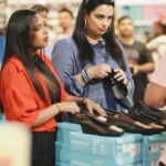 Shweta Menon Instagram - പണി പാളി എന്നാണ് തോന്നുന്നത്🐓🐓🐓🤪 തൽക്കാലം ന്യൂ ഇയർ ആയിട്ട് ഷൂവിന് എന്തൊക്കെ ഓഫർ ഉണ്ടെന്ന് കേട്ടാലോ #worldbrandswarehousesale #abudabi🇦🇪 #musfha #ɴᴇᴡʏᴇᴀʀsᴀʟᴇ Abudhabi Musaffa