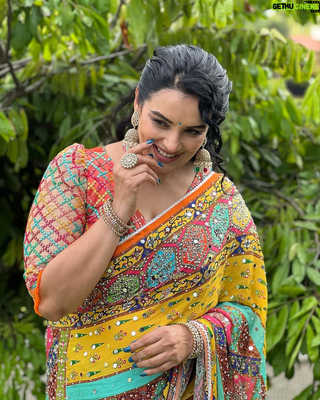 Shweta Menon Instagram - Stylist : @tharunya_vk MUA : @amal_ajithkumar Wardrobe: @sara.sajnarahman Accessories: @ridha_rental_jewellery @ridha_rentaljewellery Trivandrum, India