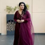 Shweta Menon Instagram - Stylist: @tharunya_vk Mua: @mehendiladiessalonspa Wardrobe: @sajaasboutique Shots: @ashique_hisham Dubai, United Arab Emirates