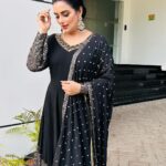 Shweta Menon Instagram – Stylist : @tharunya_vk
MUA : @avinash_s_chetia
Wardrobe: @sara.sajnarahman
Accessories: @ridha_rental_jewellery
@ridha_rentaljewellery Trivandrum, India