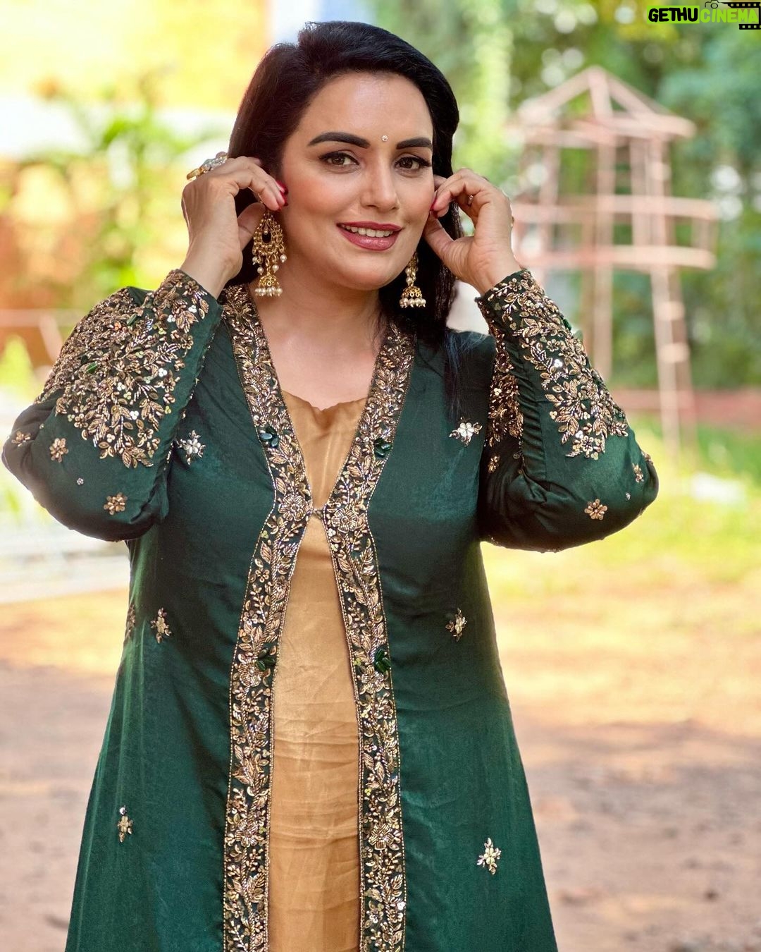 Shweta Menon Instagram - Stylist : @tharunya_vk Wardrobe: @shazara_design_studio Accessories: @dira_collections_ MUA : @avinash_s_chetia Trivandrum, India