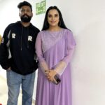 Shweta Menon Instagram - We had great opportunity to meet Such a great industry actress @shwetha_menon 😍😍thank you so much for your sppout n lovely comments for @demolition_crew_india #Kidilamseason #ExcitementAhead #poornimaindrajith #shwethamenon #Pisharadi #Kidilam #Parvathy #Mazhavilmanorama #ManoramaMAX #demolitioncrew #indiasgottalent #finalist #dance #realityshow #kerala #trick #flips #formation #acrobatics #parkour #india #peace #viralvideos #makemefamous #likesforlike Mazhavil Manorama Studio
