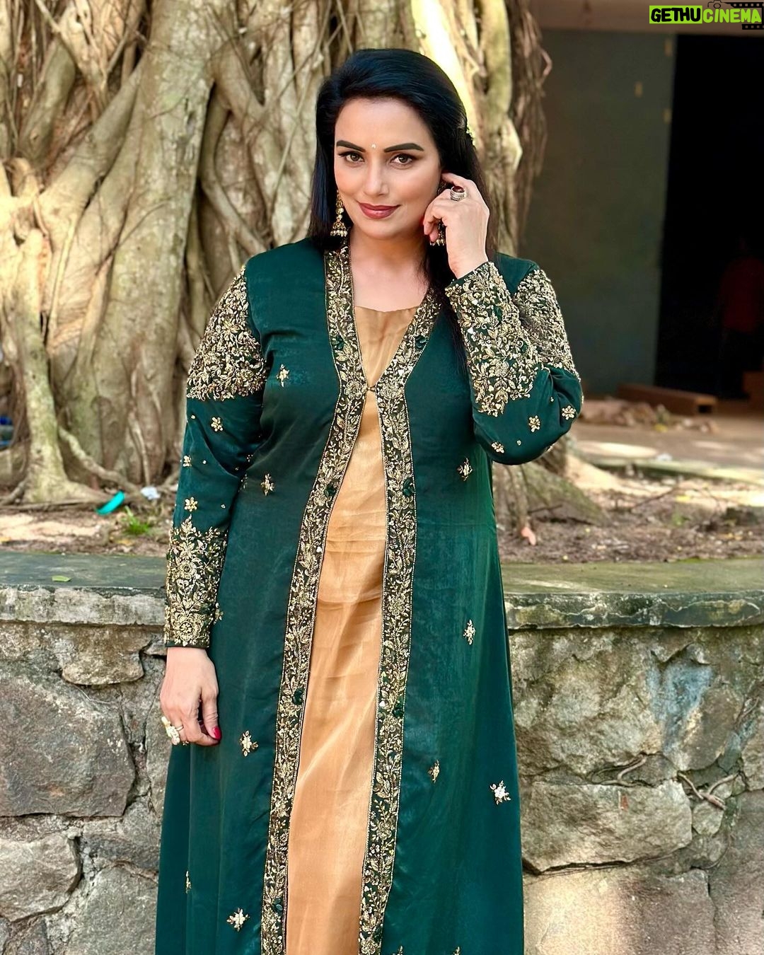Shweta Menon Instagram - Stylist : @tharunya_vk Wardrobe: @shazara_design_studio Accessories: @dira_collections_ MUA : @avinash_s_chetia Trivandrum, India