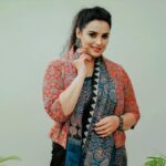 Shweta Menon Instagram - Stylist : @tharunya_vk Saree : @wellattire Jacket : @rubymistboutique Accessories: @lauradesigns.in MUA : @abilashchickumakeupartist Shots : @_hanosh_photography_ Trivandrum, India