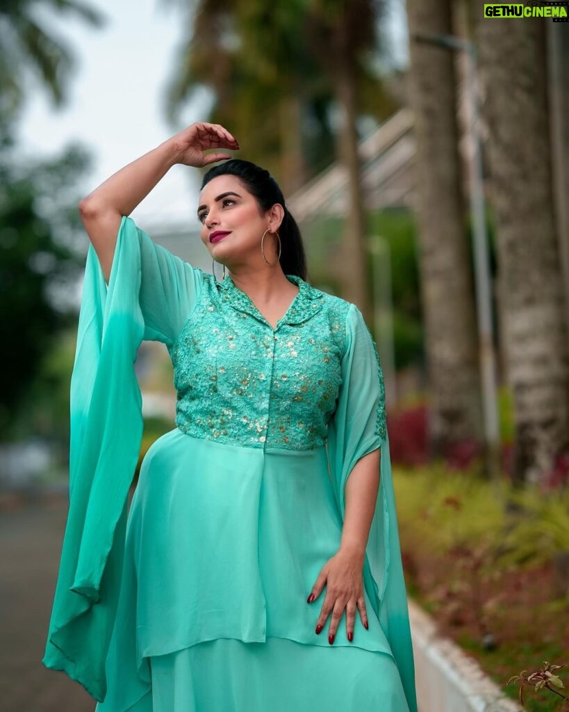 Shweta Menon Instagram - Stylist : @tharunya_vk Mua : @abilashchickumakeupartist Wardrobe : @miracledesignerboutique Shots : @kishorelalphotography Kerala