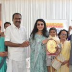 Shweta Menon Instagram - Thankyou @shwetha_menon for your valuable blessings 🤍🤍 📸 @master.jayakrishnan Aluva, Ernakulam