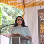 Shweta Menon Instagram - Thankyou @shwetha_menon for your valuable blessings 🤍🤍 📸 @master.jayakrishnan Aluva, Ernakulam