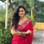Shweta Tiwari Instagram - Styled by @stylingbyvictor @sohail__mughal___ Outfit @kaaishabyshalini Accessories @anthajewels