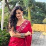 Shweta Tiwari Instagram - Styled by @stylingbyvictor @sohail__mughal___ Outfit @kaaishabyshalini Accessories @anthajewels