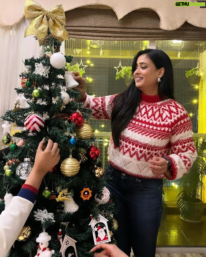 Shweta Tiwari Instagram - Christmas begins🌲❄️