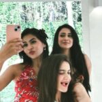 Shweta Tiwari Instagram - Just existing is not enough.. it’s time to live your life❤️ @villasbynoor Goa