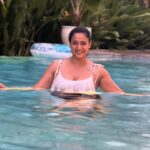 Shweta Tiwari Instagram - Just existing is not enough.. it’s time to live your life❤️ @villasbynoor Goa