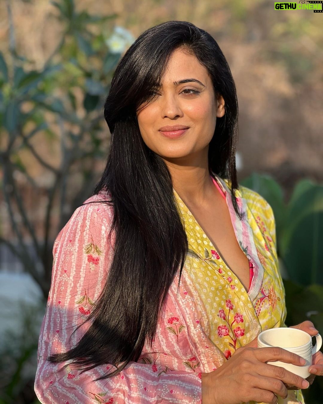 Shweta Tiwari Instagram - The lazy smile of the morning after you had your tea..☕️