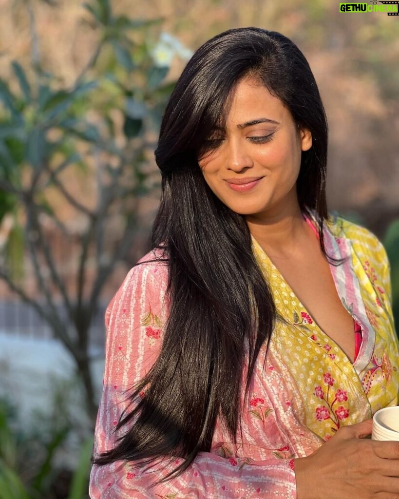 Shweta Tiwari Instagram - The lazy smile of the morning after you had your tea..☕️