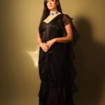 Shweta Tiwari Instagram - Saree @reynutaandon Jewellery @gbtbetrue Stylist @stylebysaachivj Team @sanzimehta777 Intern @muskaanparakh Photographer @sjframes