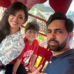 Shweta Tiwari Instagram - Perfect celebration🎊🎉 with my Baby 👶 and my Baby Brother #nidhaantiwari 💚