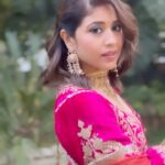 Shweta Tripathi Instagram - I am not obsessed with pink. Also me^ Fun fact: my nick name is ku..Pinku 💖