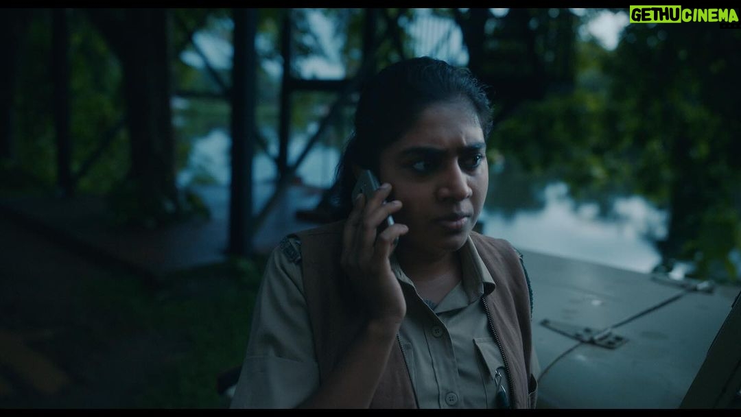 Shweta Tripathi Instagram - Thank you @richie.mehta for telling stories that touch the heart and open up our minds. #Poacher on Prime Video is a masterful eight-episode eco-thriller based on the 2015 investigation of the largest ivory poaching ring in Indian history. Watch NOW!! π Also @aliaabhatt π«‘π #PoacheronPrime @primevideoin @dibeyenduofficial @roshan.matthew @nimisha_sajayan @mansfield.ray #ad