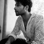 Siddhant Chaturvedi Instagram - Dosti hai toh rang hai… #KhoGayeHumKahan