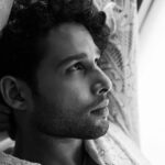 Siddhant Chaturvedi Instagram - Dosti hai toh rang hai… #KhoGayeHumKahan