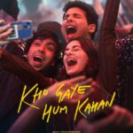 Siddhant Chaturvedi Instagram - Good things really do come in threes ✨️ and they're coming to Netflix! Kho Gaye Hum Kahan arrives on December 26th! #KhoGayeHumKahanOnNetflix @siddhantchaturvedi @ananyapanday @gouravadarsh @kalkikanmani @anyasinghofficial @arjunvarain.singh @zoieakhtar @reemakagti1 @ritesh_sid @faroutakhtar @angaddevsingh1 @kassimjagmagia @vishalrr @kartikshah14 @pravinkhairnar @sharicsequeira @tanaysatam @imanojchouhan @excelmovies @tigerbabyofficial @zeemusiccompany