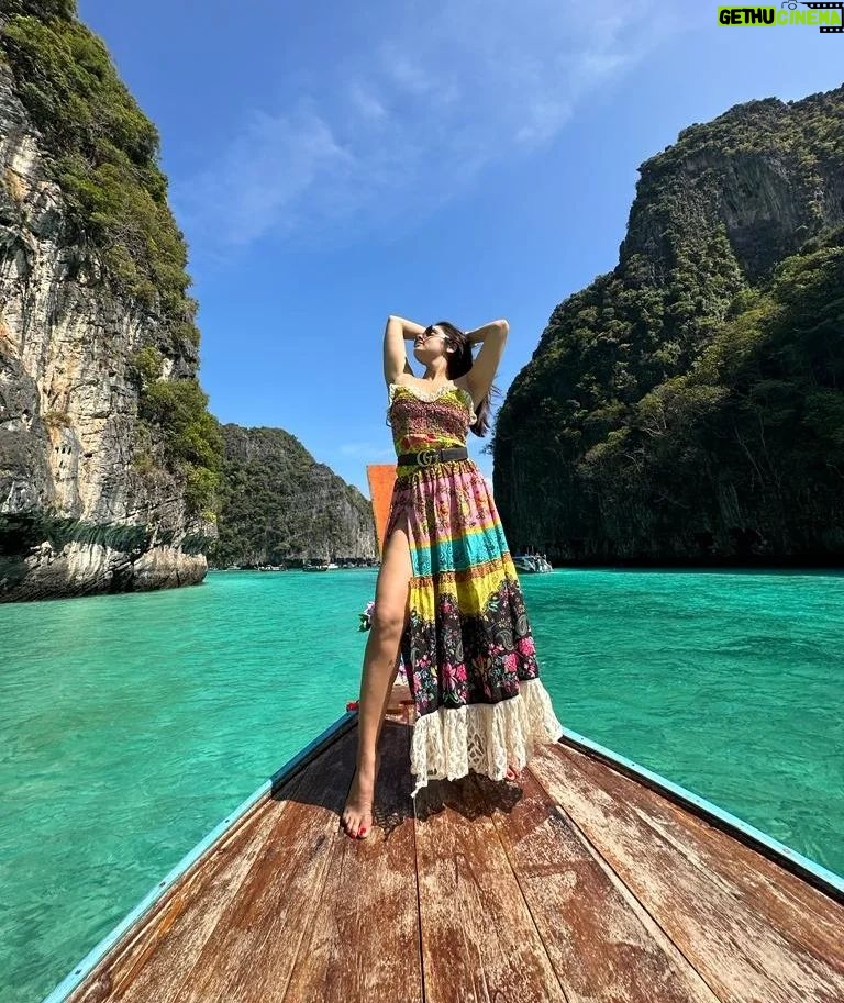 Sidhika Sharma Instagram - Sea called me 😉🤩