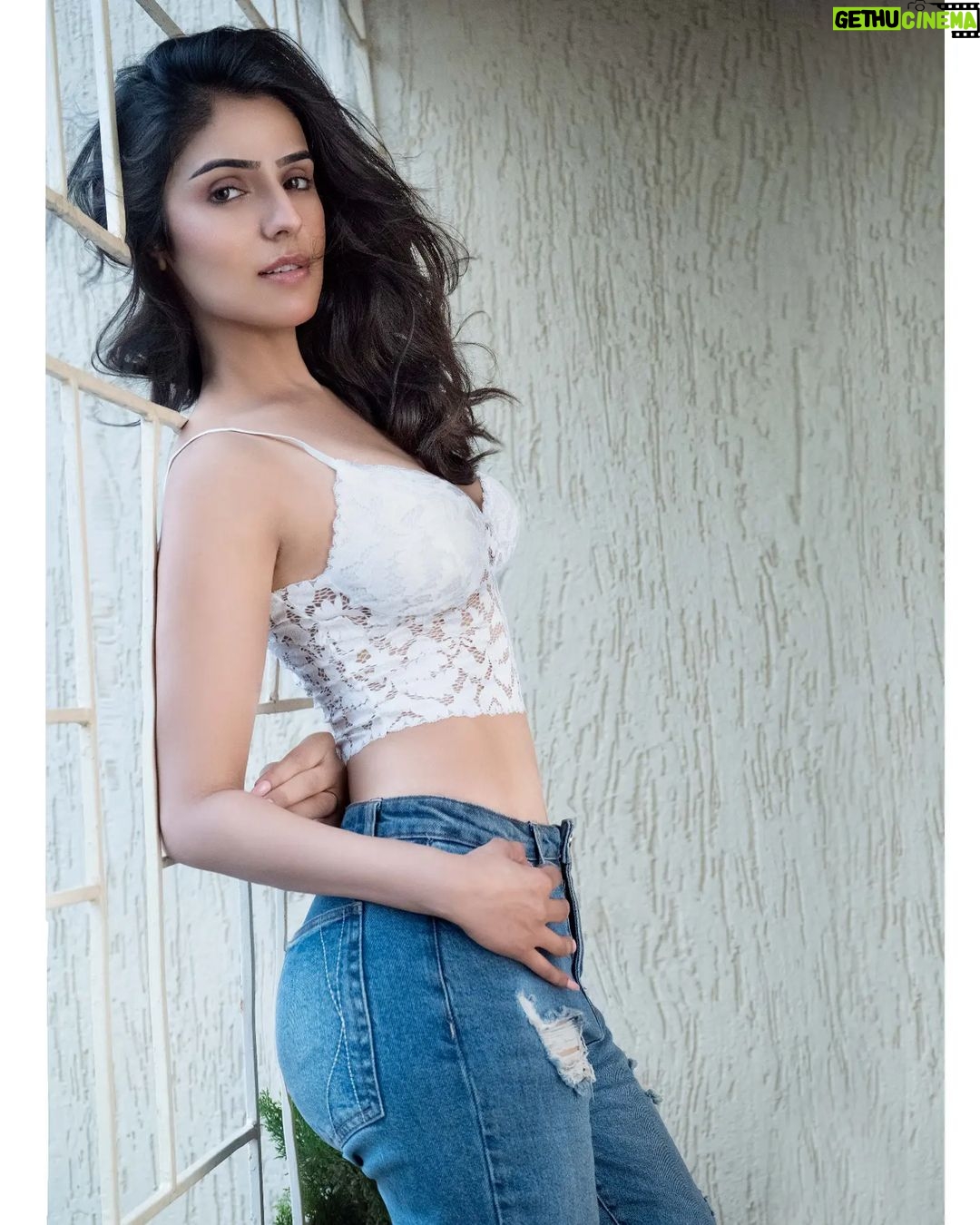 Sidhika Sharma Instagram - Upgrade you 😉