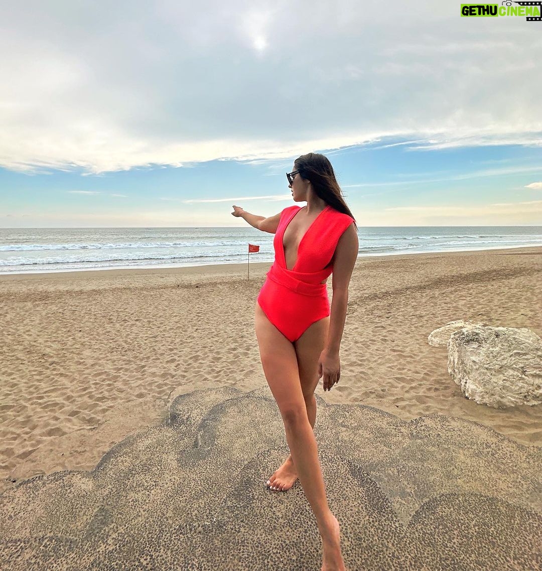 Sidhika Sharma Instagram - Current mood:🏖️🏝️🌕👙🚀☀️💦🏖️🌅