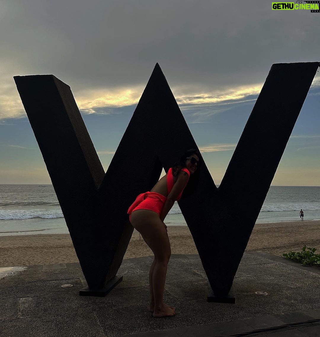 Sidhika Sharma Instagram - Current mood:🏖️🏝️🌕👙🚀☀️💦🏖️🌅