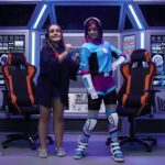 Sienna Belle Instagram - eu ouvi FASE FINAL de Bugados? 👾✨💚🎮 DIA 11 DE DEZEMBRO NO @mundogloob ;) romance… 💘 aventura… 😎 música… 🎶 amizade… 🤞🏼 vocês não vão querer perder a 6a e ÚLTIMA temporada! está mais eletrizante e BUGADO como nunca! ☄️🥳🌌✨ AGORA É PLAY… (completem nos comentários) 🙈💜