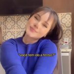 Sienna Belle Instagram - só quem sabe, SABE! KAKAKA pov: você faz teatro pov: você é atriz pov: NÃO POSSO, TENHO ENSAIO! 🙈 pov: NÃO POSSO, TENHO SESSÃO! 🤭 #reels #explore #explorepage #explorar #viral #trend #trending #cover #insta #instagood #instadaily #lifestyle #dublagens #trendingreels #memes #meme #teatro #pov
