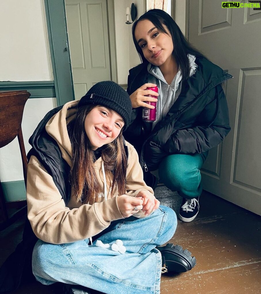Sienna Belle Instagram - My Sister🦊🧡 Maggie & Kate #foxsisters @juliasvacinna Gales Ferry, Connecticut
