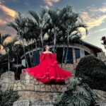 Sienna Belle Instagram - A talentosíssima @siennabelle mostrou na 2° edição do @projetomakeawish que além de cantora pop e atriz, ela também arrasa como modelo ao desfilar pelo castelo com um dos designs do @israelvalentimoficial ❤️🎬 Foto @criativyestudio | @charlessartori Vestidos @israelvalentimoficial Espaço @montecasteloeventosoficial Assessoria @assessoria_viviantrevisan Beauty @moisescardeiro_ Jóias @camilagrantdebutantes Personagens @biagiproducoes Cenografia @wiltondecoracoes DJ @dj.leolima.oficial Doces Finos e Bolo @dibetha #beauty #influencer #fashion #fotoshooting #ensaiofotografico #fotografia #moda #eventos #digitalinfluencer #youtuber #debutante #15anos #atriz #projetomakeawish #siennabelle #cantora Monte Castelo Eventos Oficial