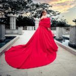 Sienna Belle Instagram – A talentosíssima @siennabelle mostrou na 2° edição do @projetomakeawish que além de cantora pop e atriz, ela também arrasa como modelo ao desfilar pelo castelo com um dos designs do @israelvalentimoficial ❤️🎬

Foto @criativyestudio | @charlessartori
Vestidos @israelvalentimoficial
Espaço @montecasteloeventosoficial
Assessoria @assessoria_viviantrevisan
Beauty @moisescardeiro_
Jóias @camilagrantdebutantes
Personagens @biagiproducoes
Cenografia @wiltondecoracoes
DJ @dj.leolima.oficial
Doces Finos e Bolo @dibetha

#beauty #influencer #fashion #fotoshooting #ensaiofotografico #fotografia #moda #eventos #digitalinfluencer #youtuber #debutante #15anos #atriz #projetomakeawish #siennabelle #cantora Monte Castelo Eventos Oficial
