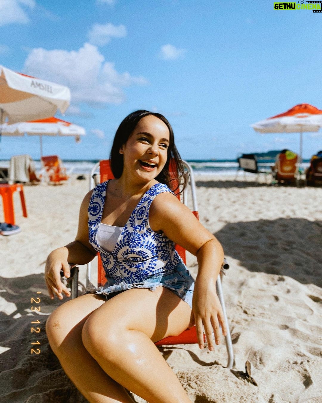 Sienna Belle Instagram - 50 shades of summer. 🥥✨🌴💌🤍🏖️