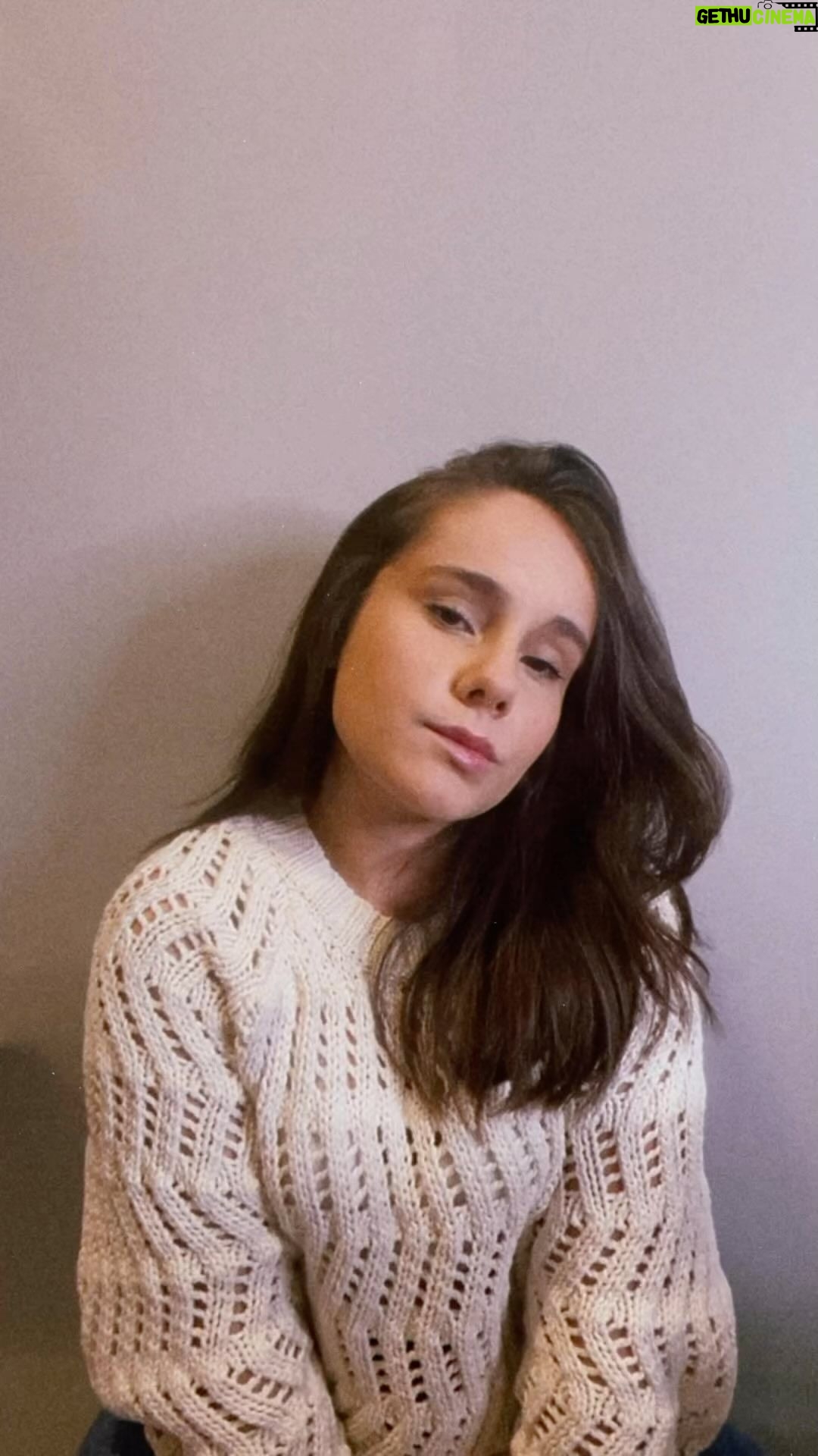 Sienna Belle - 6.6K Likes - 🦁🌅🌟🥹
golden hour - @itsjvke
cabelão, primeira tentativa… essa música é minha terapia <3 ✨🦋
querem playlist das minhas músicas do momento nos stories? :)