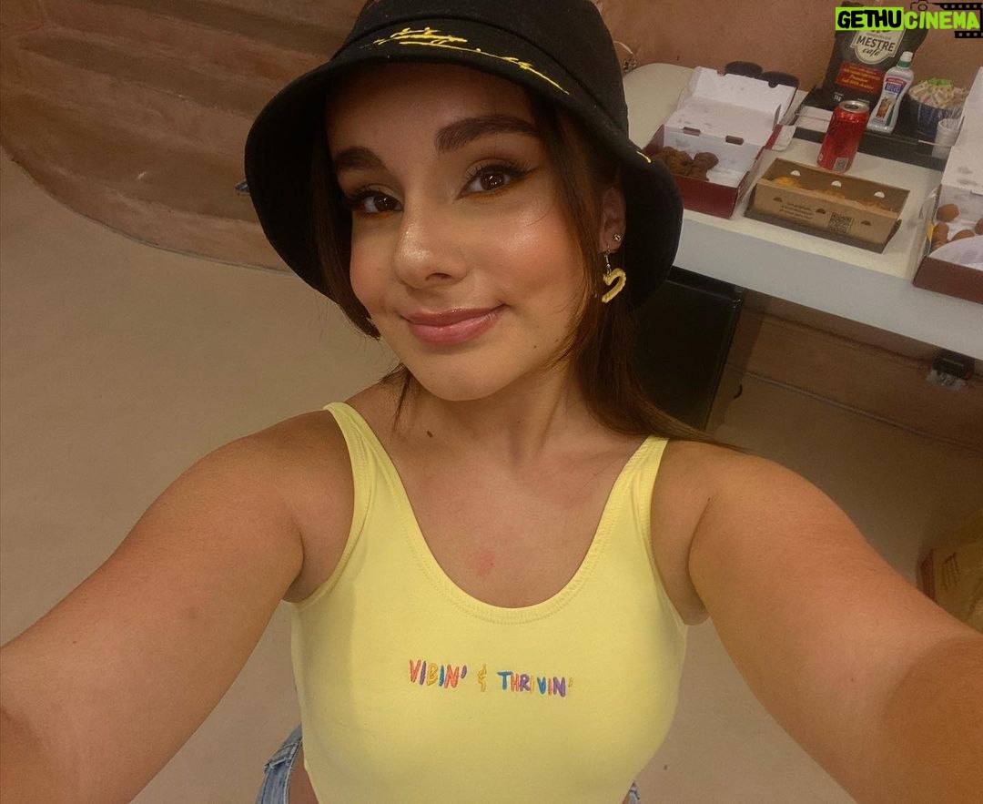 Sienna Belle Instagram - pictures i sent to my mom last week :)