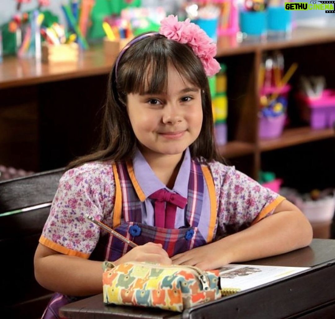 Sienna Belle Instagram - hoje às 13hrs a Frida está de voltaaaa nas telinhas em @sbtcarinhadeanjo no @sbt <3 🥹🫶🏻 vocês também podem assistir no @netflixbrasil ♥️✨👼 . . . Today at 1:00pm (BRT), Frida is baaaack in Carinha de Anjo on @sbt <3 🥹🫶🏻 you can also watch on @netflix ♥️✨👼