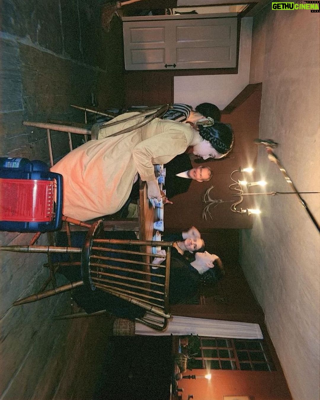 Sienna Belle Instagram - my fox family. πβ¨π
ποΈπππ€π¦ dump 1: traveled across the world to film a movie (still canβt believe it. π), filmed in the most beautiful farmhouse with the most amazing cast and crew, we prayed for snow and it came, froze while filming in the woods, had an insane amount of coffee, and couldnβt have had a more magical couple of daysβ¦ β€οΈβπ©Ήβ¨π