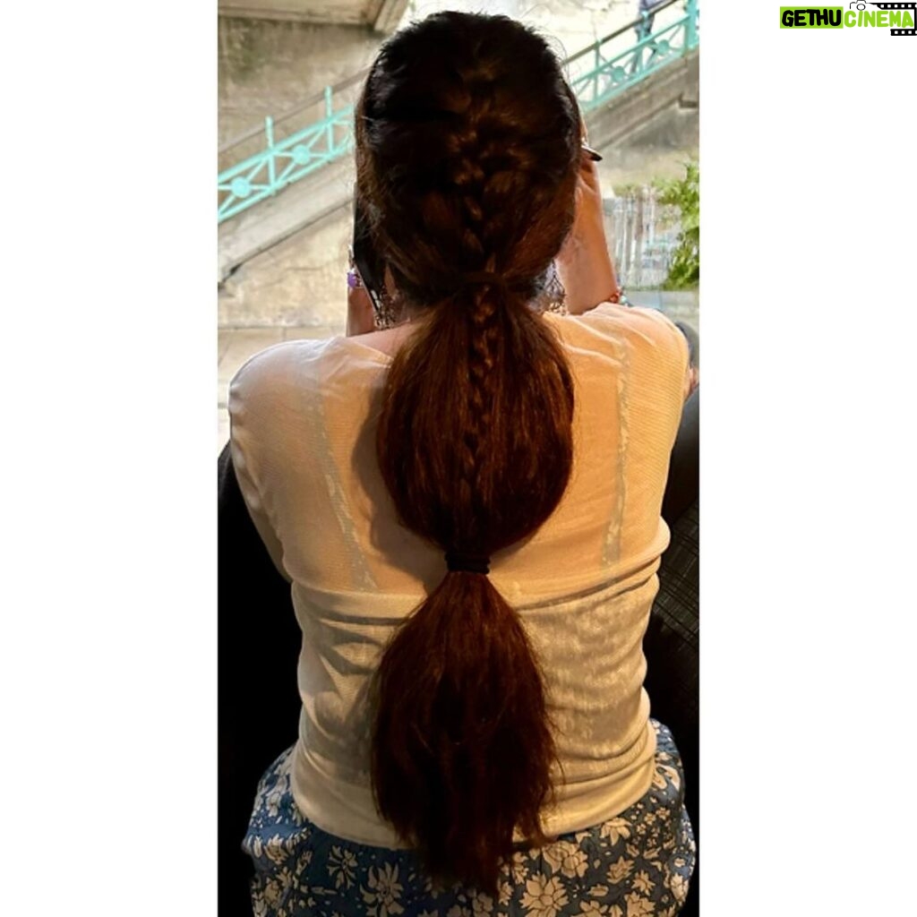 Simi Chahal Instagram - 🌻Meher…her Hairstyles…and Nature 🌊 Jee Ve Sohneya Jee 💟 @designer.nitasha @prabhakarchande_makeupartist @krishna.hairstylist @dashmesharts