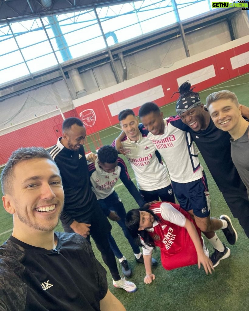 Simon Minter Instagram - Spent the day teaching football to these guys.